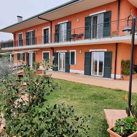 Bella Vista B&B 몬테코르비노 푸글리아노 외부 사진