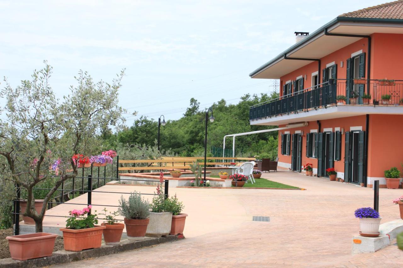 Bella Vista B&B 몬테코르비노 푸글리아노 외부 사진